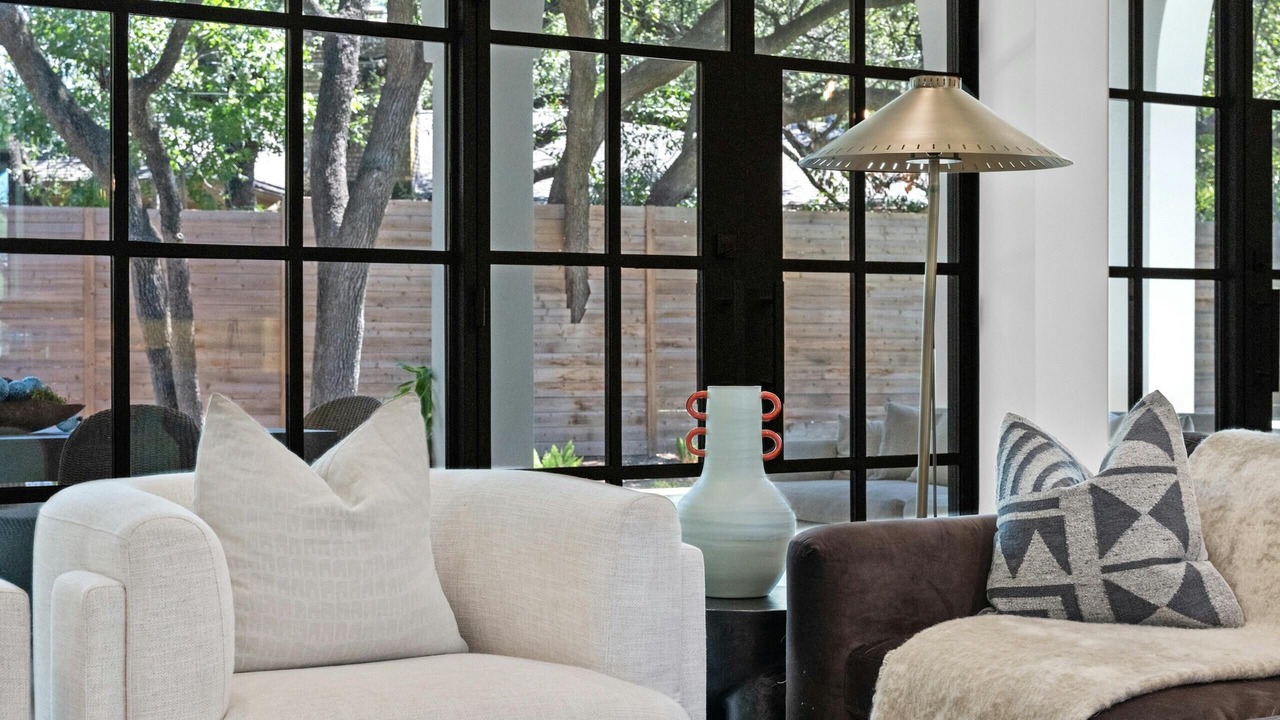 Photo of Livingroom in Barton Hills