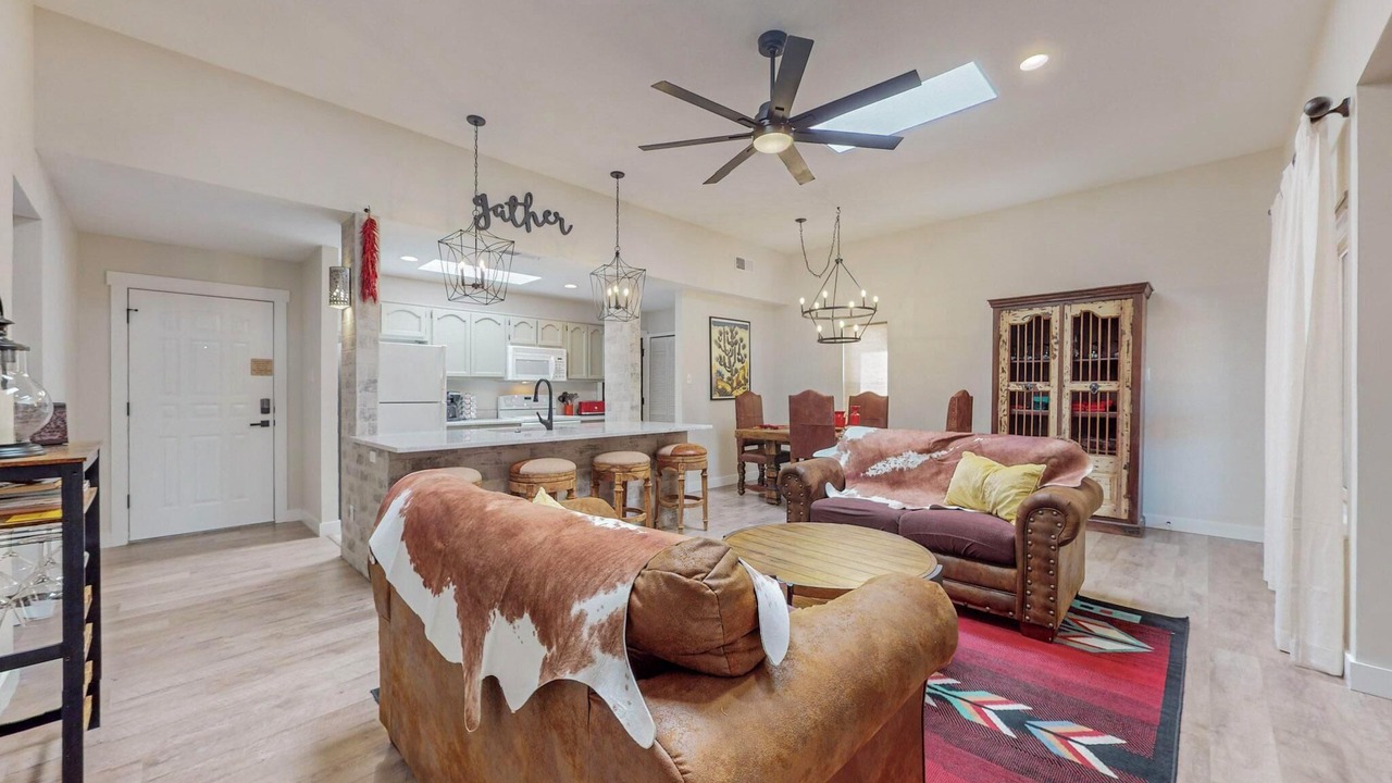 Photo of Livingroom in Heritage Hills