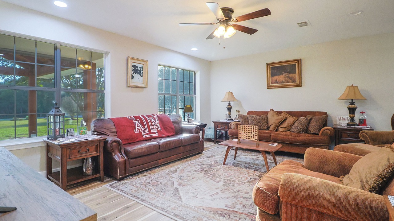 Photo of Livingroom in College Station
