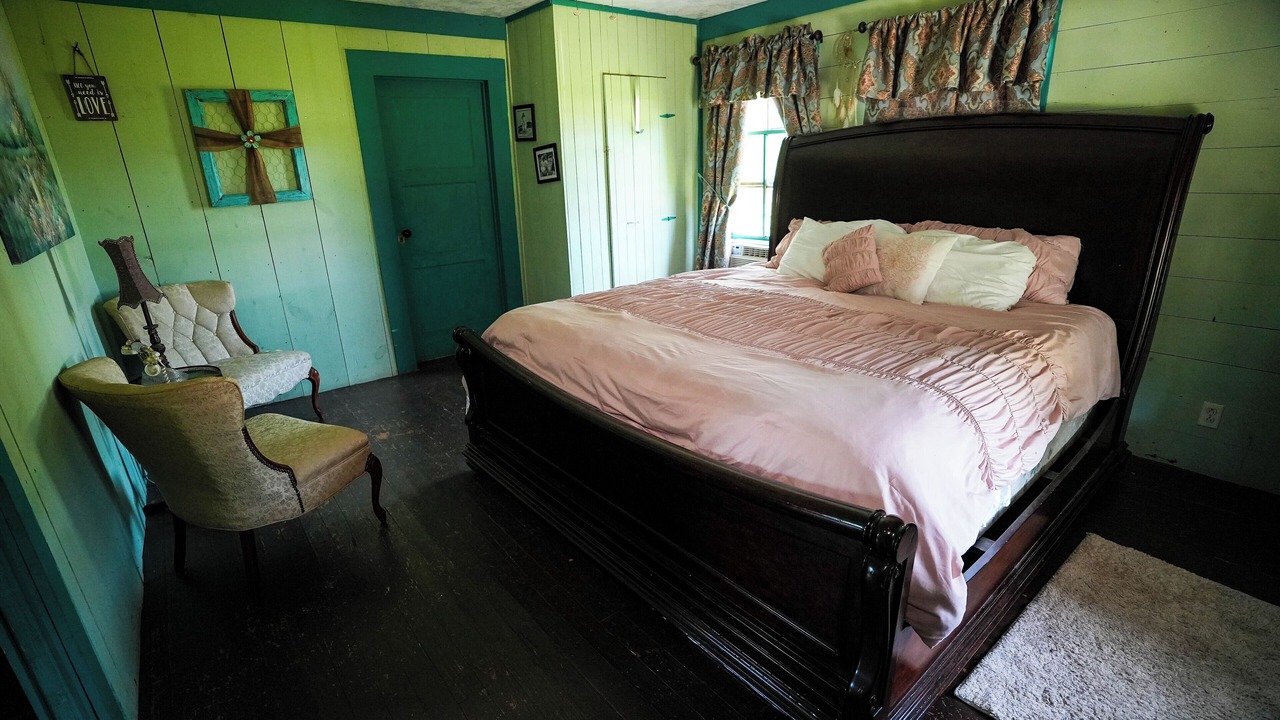 Photo of Bedroom in Plantersville
