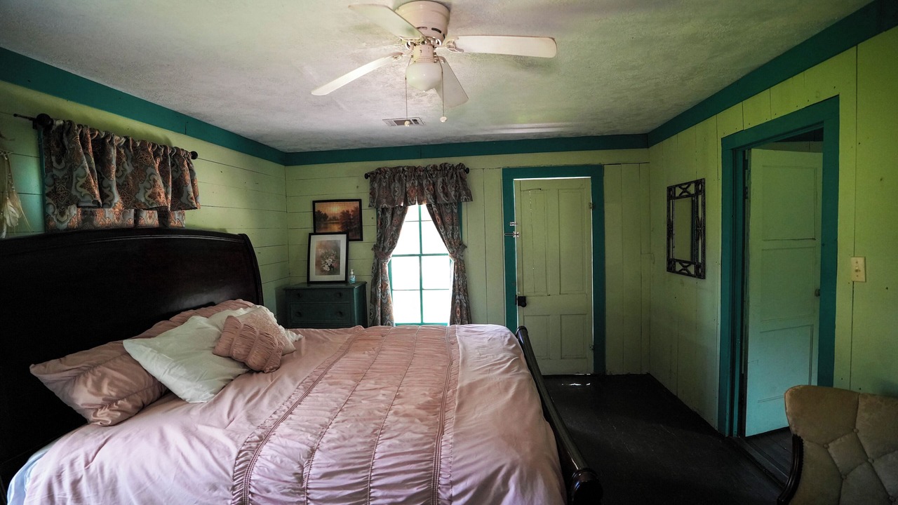 Photo of Bedroom in Plantersville