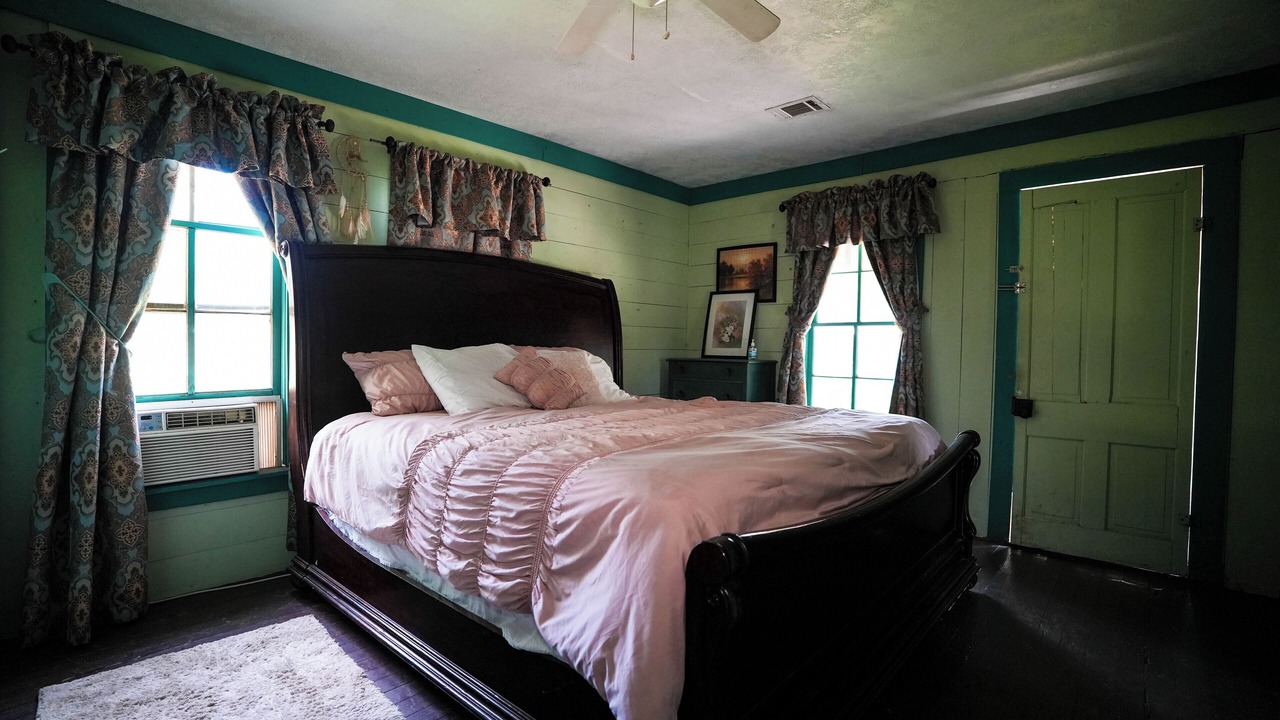 Photo of Bedroom in Plantersville