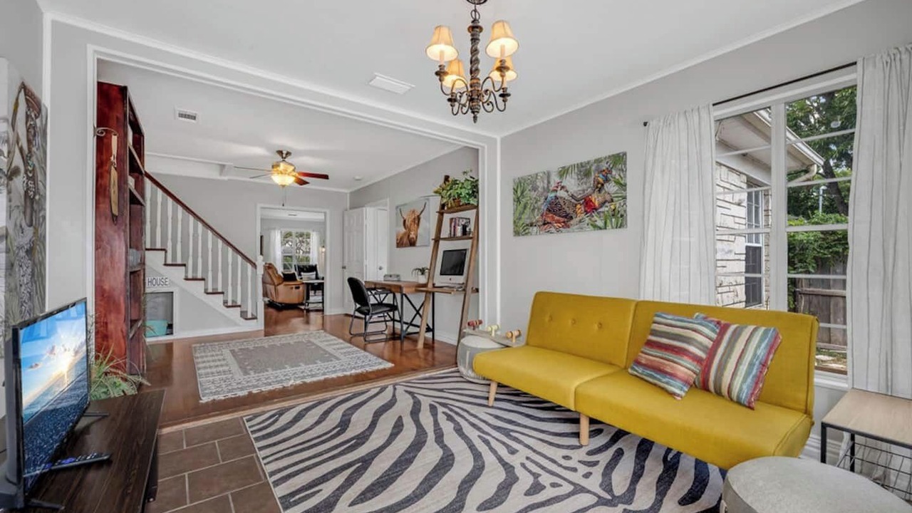 Photo of Livingroom in Oak Cliff