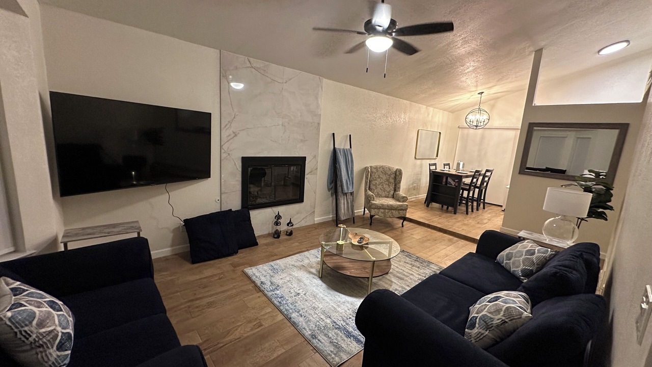 Photo of Livingroom in Biggs Field
