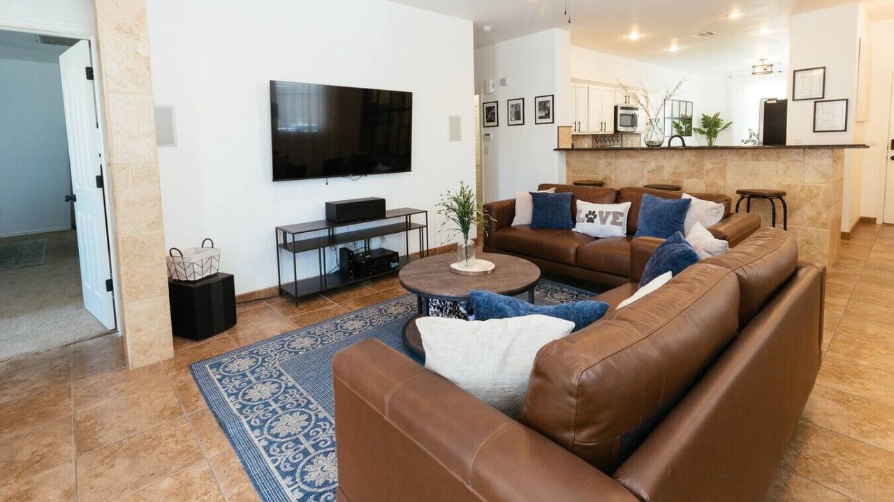 Photo of Livingroom in Biggs Field
