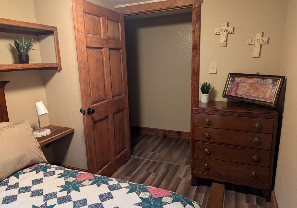 Photo of Bedroom in Anderson County