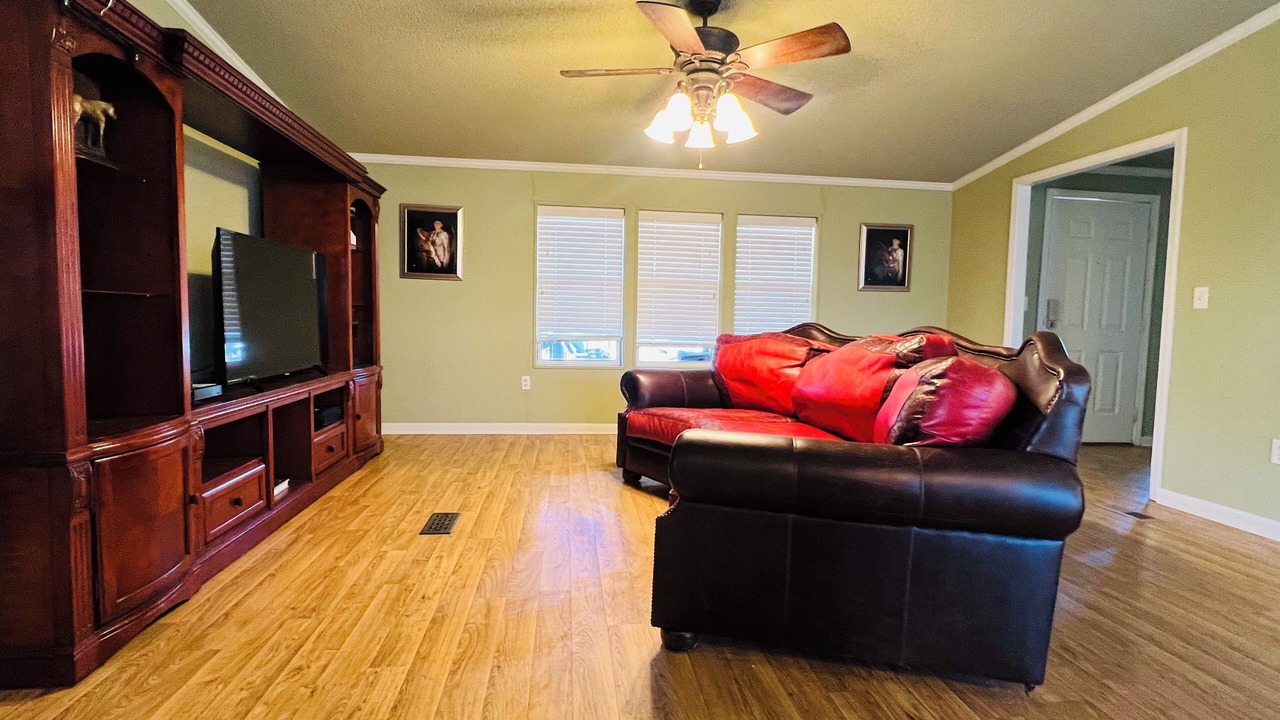 Photo of Livingroom in Whitesboro