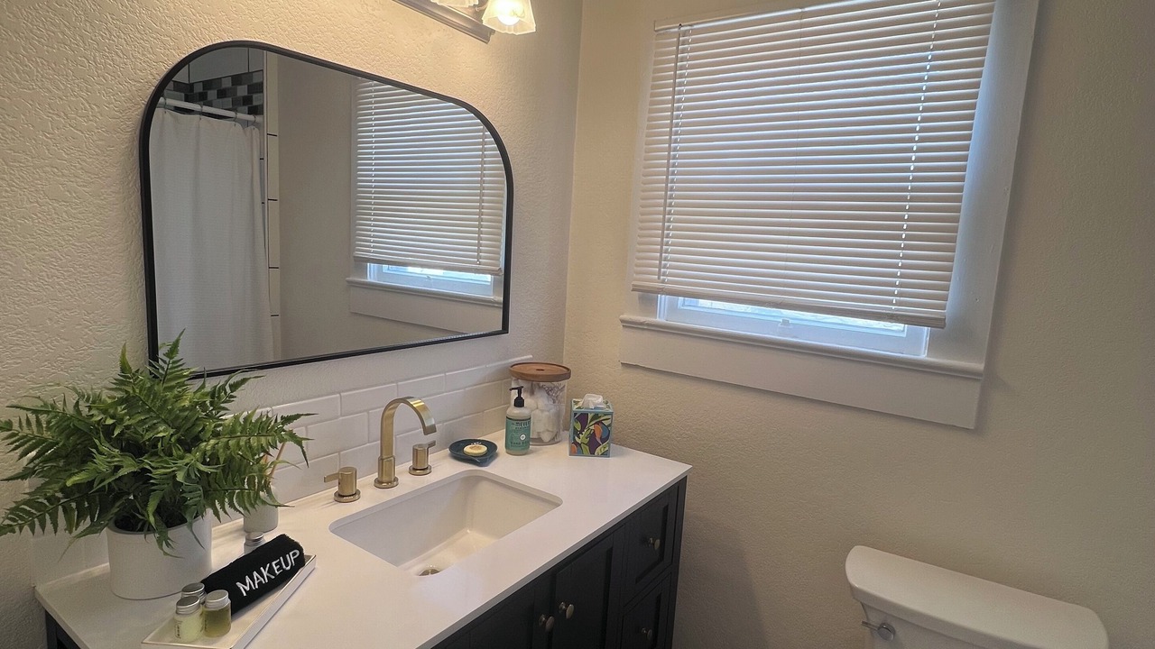 Photo of Bathroom in Artesia