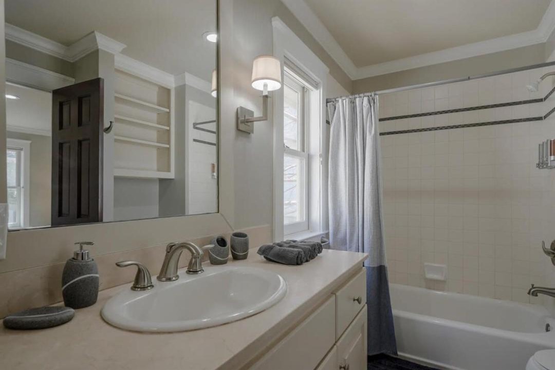 Photo of Bathroom in Uptown