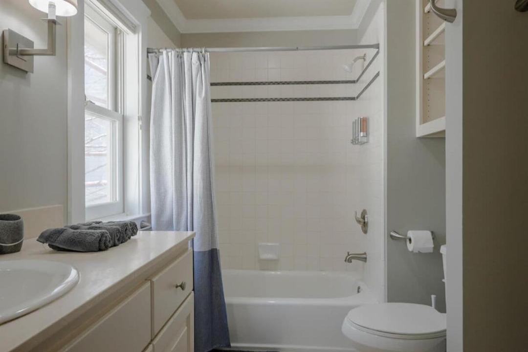 Photo of Bathroom in Uptown