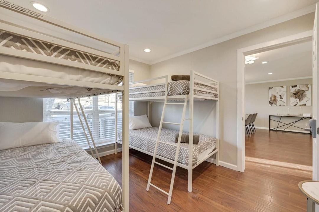 Photo of Bedroom in Farmers Branch