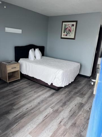 Photo of Bedroom in Lordsburg