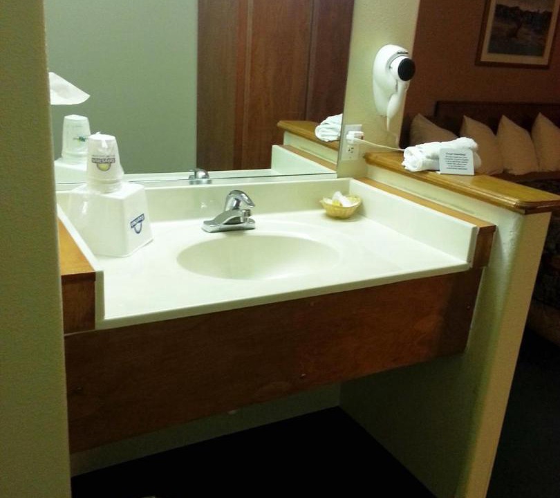 Photo of Bathroom in Lordsburg