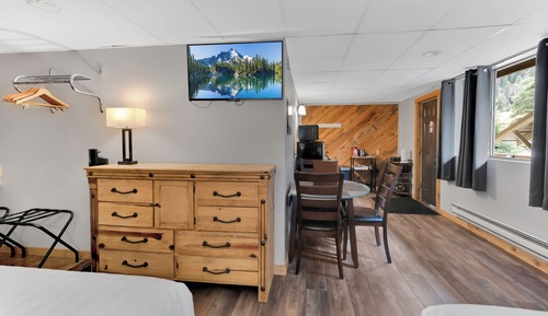 Room, 2 Queen Beds, Kitchenette