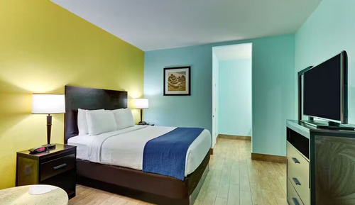 Economy Room, 1 Queen Bed, Accessible, Non Smoking