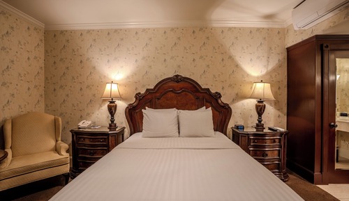 Standard Room, 1 Queen Bed