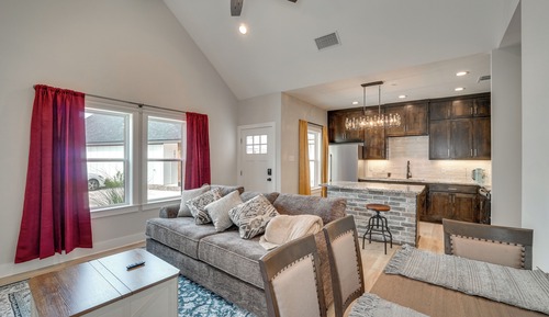 House (2 Bedrooms)