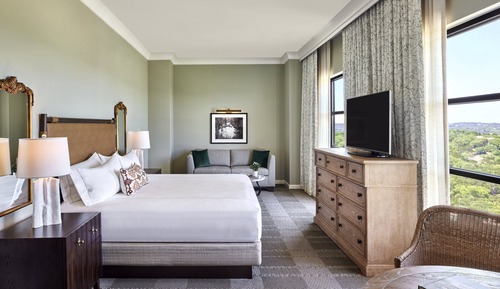 Deluxe Room, 1 King Bed, Accessible (Champions)