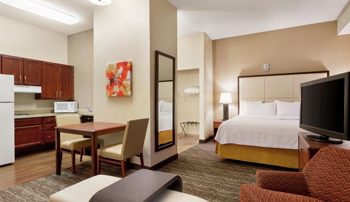 Suite, One King Bed, Accessible
