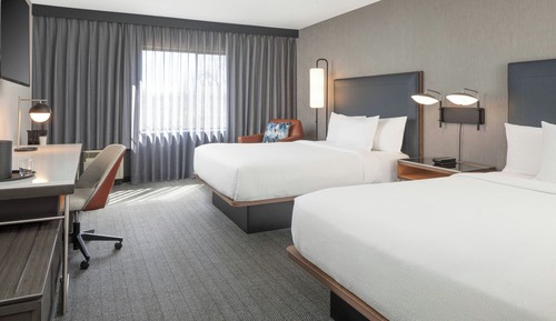Room, 2 Queen Beds (Mobility Accessible, Roll-In Shower)