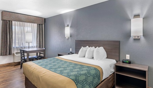 Standard Room, 1 Queen Bed, Non Smoking