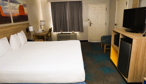 Standard Room, 1 King Bed, Accessible