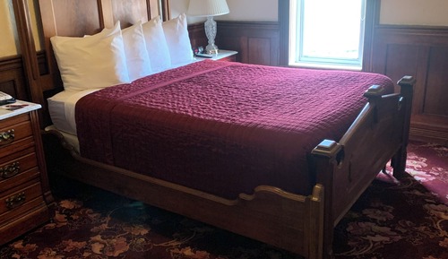 Deluxe Queen Exterior View