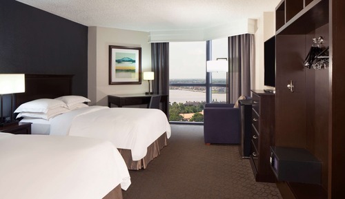Room, 2 Double Beds, Accessible, Lake View (Mobility & Hearing, Roll-in Shower)