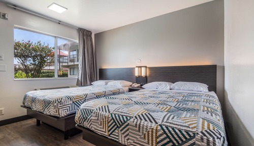 Deluxe Room, 2 Double Beds, Smoking, Refrigerator & Microwave