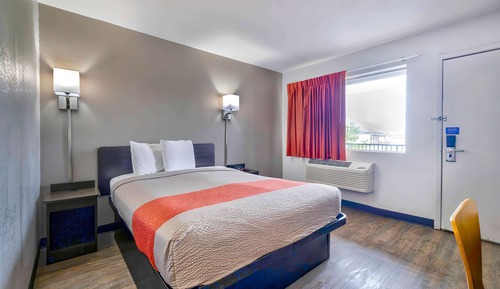 Standard Room, 1 Queen Bed, Non Smoking