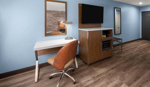 Queen Room with Two Queen Beds and Mobility/Hearing Access - Non-Smoking