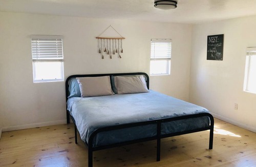 Tyrone House | Cute house in Quiet Neighborhood! Lots of outdoor space!