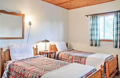 Ruidoso Cottage | Ruidoso Log Cabin Near Skiing & Wildlife!