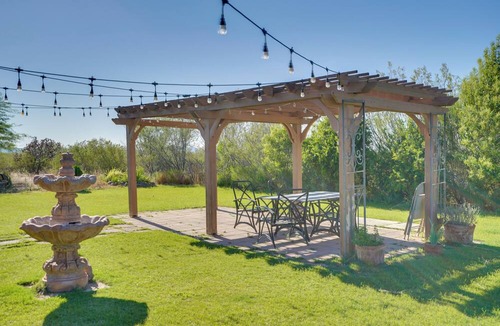 Sahuarita Cottage | 9 Mi to Sahuarita Lake Park: Getaway w/Game Room