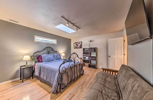 Ruidoso Cottage | Ruidoso Getaway w/Deck - 16 Mi to Ski Apache