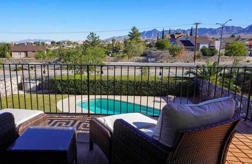 El Paso Cottage | El Paso Retreat w/Pool: 11 Mi to Downtown!