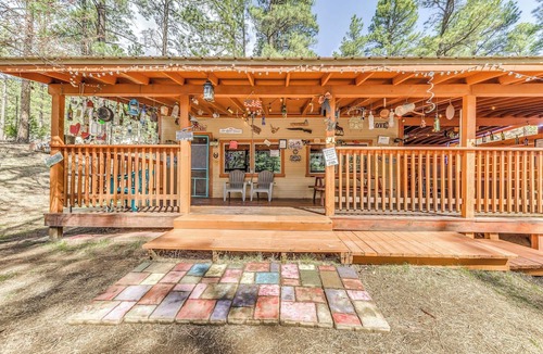 Ruidoso Cottage | Ruidoso Cabin w/Hot Tub - 2 Mi to Grindstone Lake