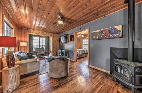 Ruidoso Cottage | Ruidoso Cabin w/Grill - Near Grindstone Lake!