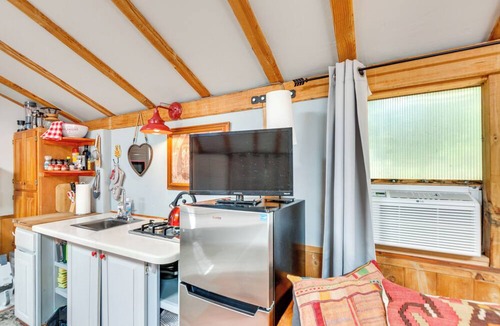 Nambe Pueblo Apartment | Cozy Santa Fe Getaway - Near Creek & Casinos