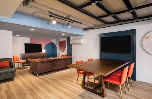 Redmond Terrace Hotel | voco College Station Aggieland by IHG
