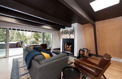 Purgatory House | Great Outdoor Space/Views/Hot Tub/Pet Friendly/Across from Purgatory