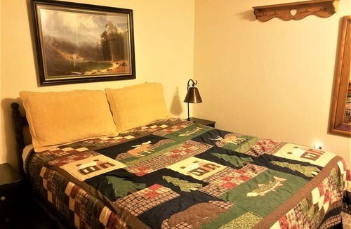 Ruidoso House | Antlers at Cedar Creek - Three Bedroom Cabin with Hot Tub