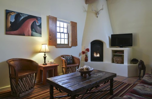 Abiquiu Hotel | The Abiquiu Inn