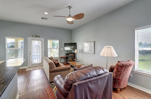 Bella Vista House | Buttercup 6bv 2 Bedroom Home by Redawning