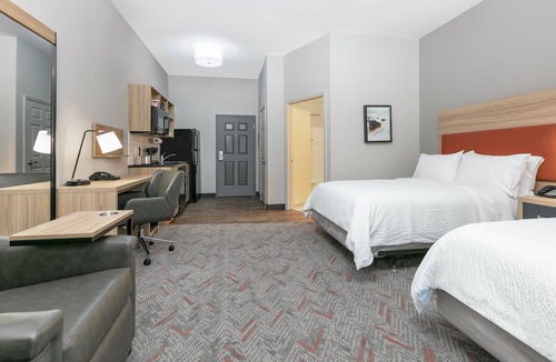 Lake Jackson Hotel | Candlewood Suites Lake Jackson Clute by IHG