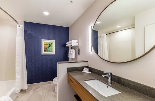 Gainesville Hotel | Fairfield Inn & Suites by Marriott Gainesville I-35