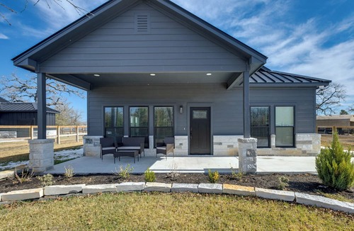 Somerville Cottage | Roo's Hideaway Modern 3BR Near Round Top & A&m!