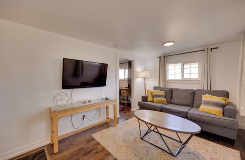 Old North End Cottage | 2 Mi to Dtwn: Colorado Springs Gem w/Hot Tub!