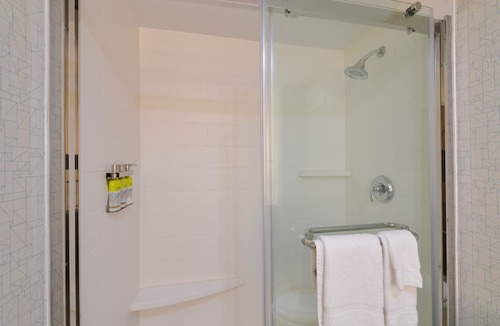 Shreveport Hotel | Holiday Inn Express & Suites Shreveport - Downtown by IHG