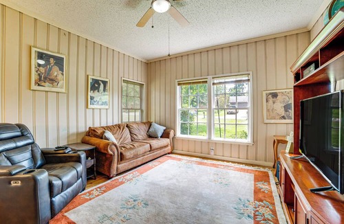 Flint Cottage | 10 Min to Lake! 10 Min to DT Tyler!